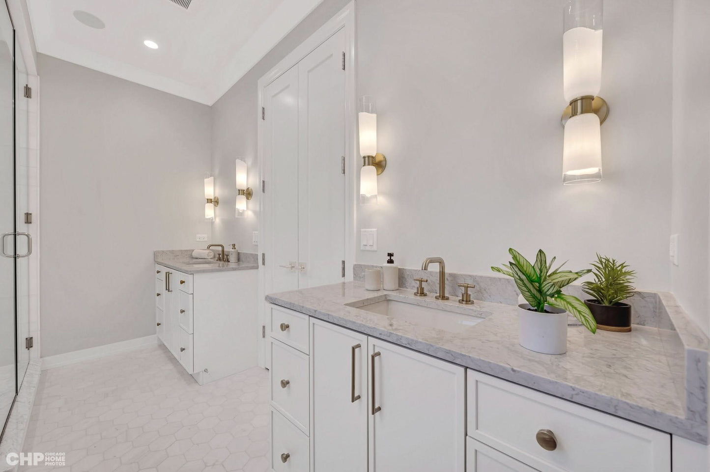Bianco Dolomite White Marble Tile in a Large, Trendy Bathroom
