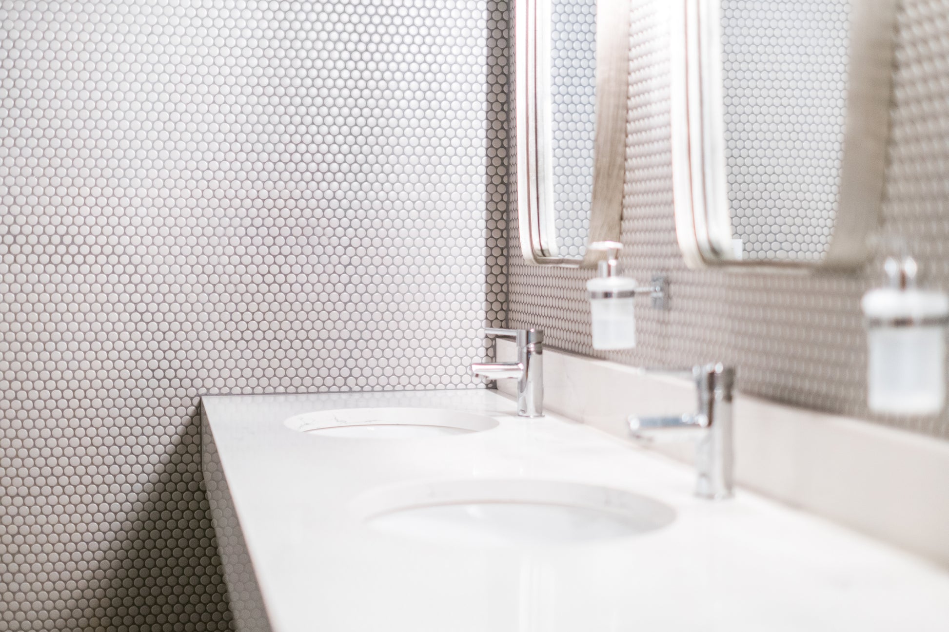 Modern luxury vinyl tile for bathroom Penny Round Matte White 12x12