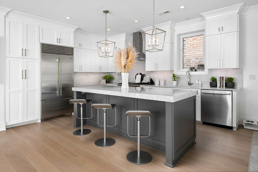 Kitchen decorated with laminate flooring. Hardwood vs laminate flooring